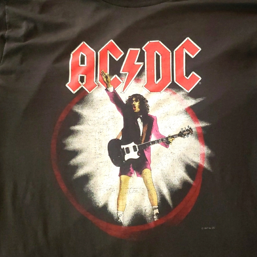Vintage 1988 AC/DC black 'Blow Up Your Video' World Tour tshirt. Size XL